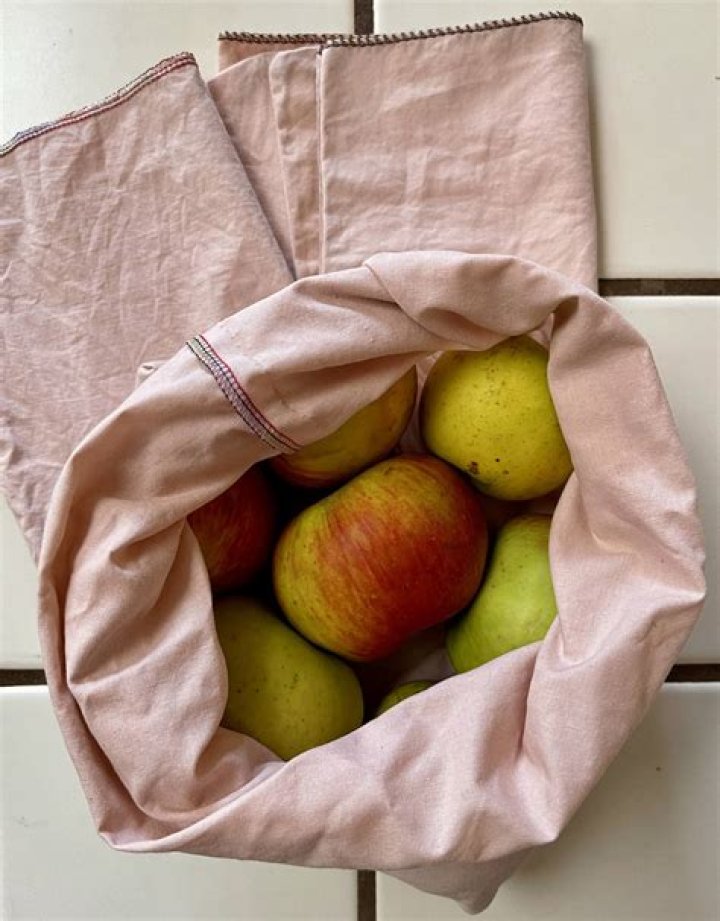 Are apples dyed?