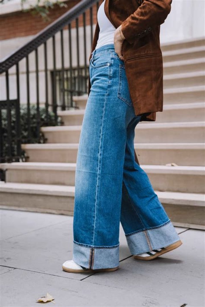 Are cuffed jeans in Style 2022?