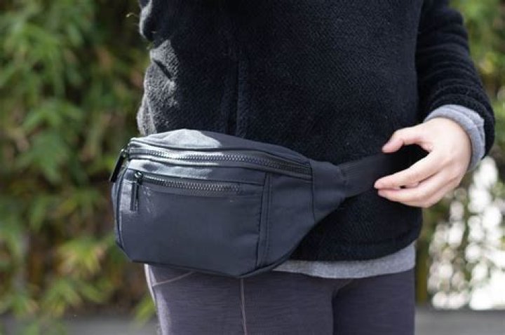 Are fanny packs good for pickpockets?