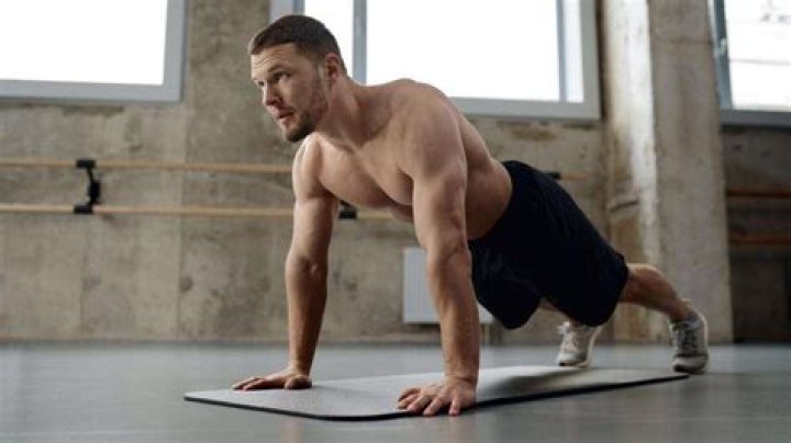 Are pushups better than bench press?