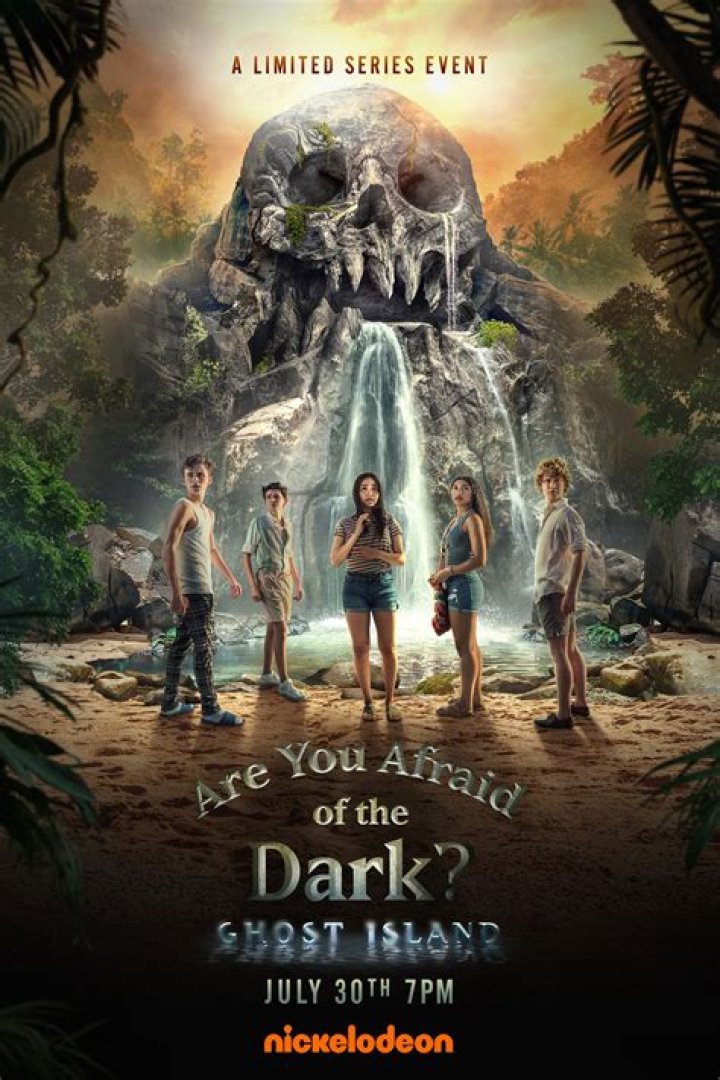 At what age should kids not Be afraid of the dark?