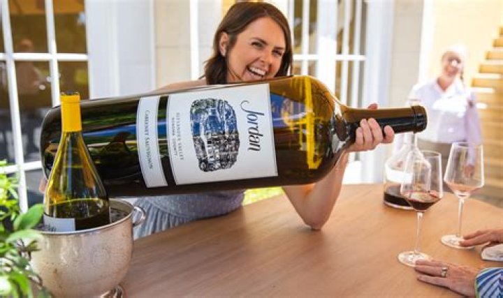 Can a bottle of wine a day cause cirrhosis?