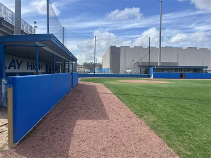 Can a center keep the ball?