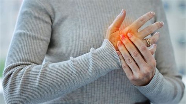 Can arthritis feel like muscle pain?