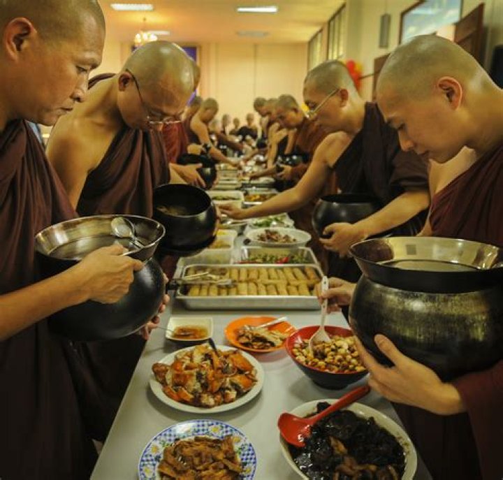Can Buddhists eat meat?