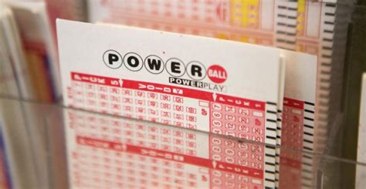 Can felons win the Powerball?