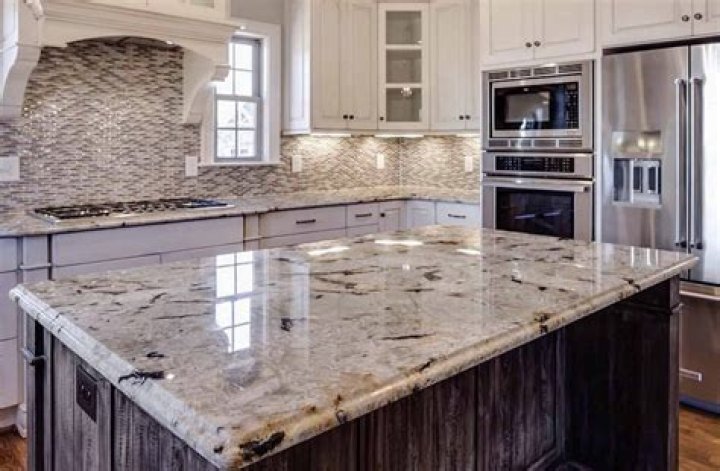 Can granite break easily?