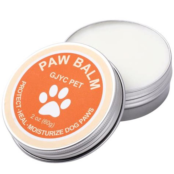 Can I use paw paw ointment on my eyelids?