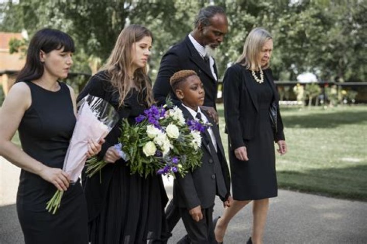 Can I wear leggings to a funeral?