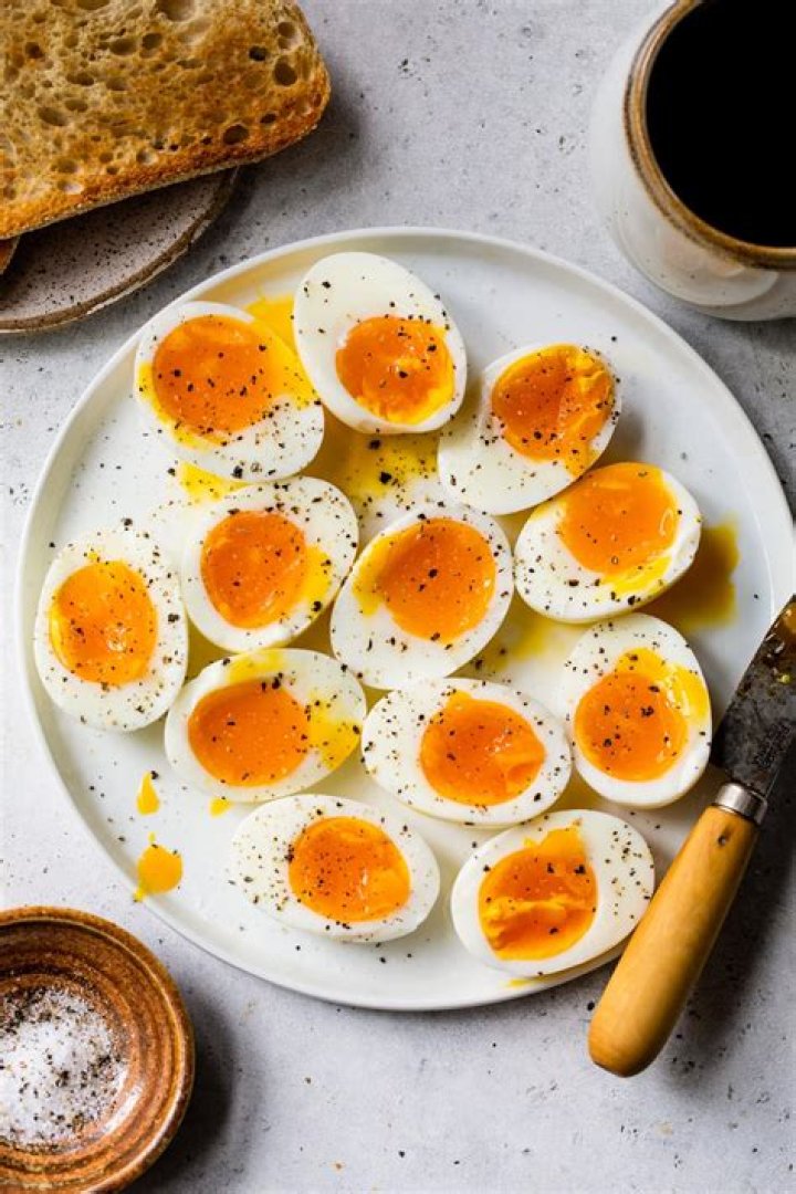 Can rats eat boiled eggs?