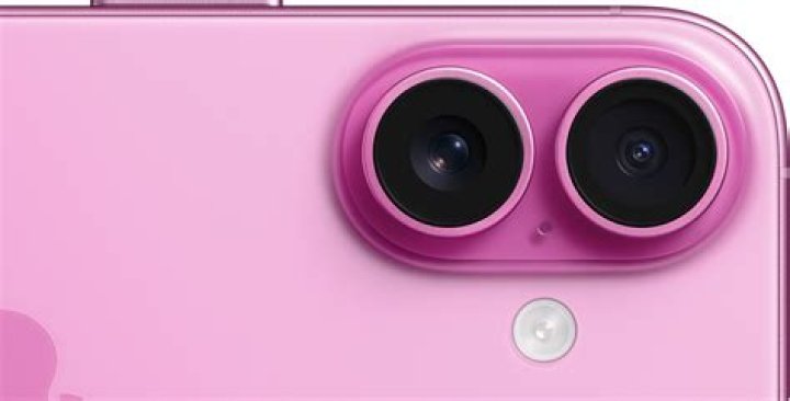 Can someone see you through your phone camera iPhone?
