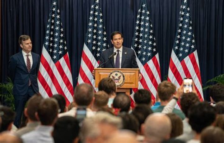 Can US citizens be knighted?