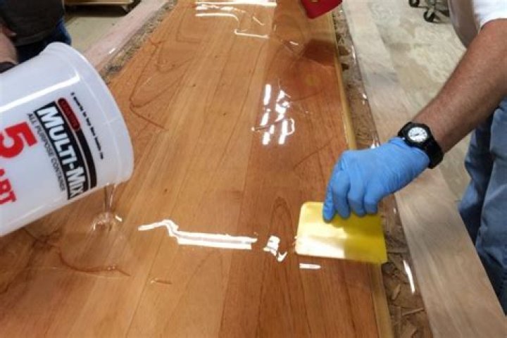 Can you brush on epoxy resin?
