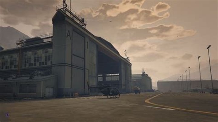 Can you get into Fort Zancudo without a wanted level?