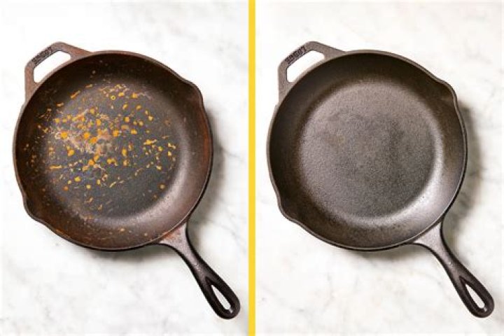 Can you leave oil in a cast iron skillet?