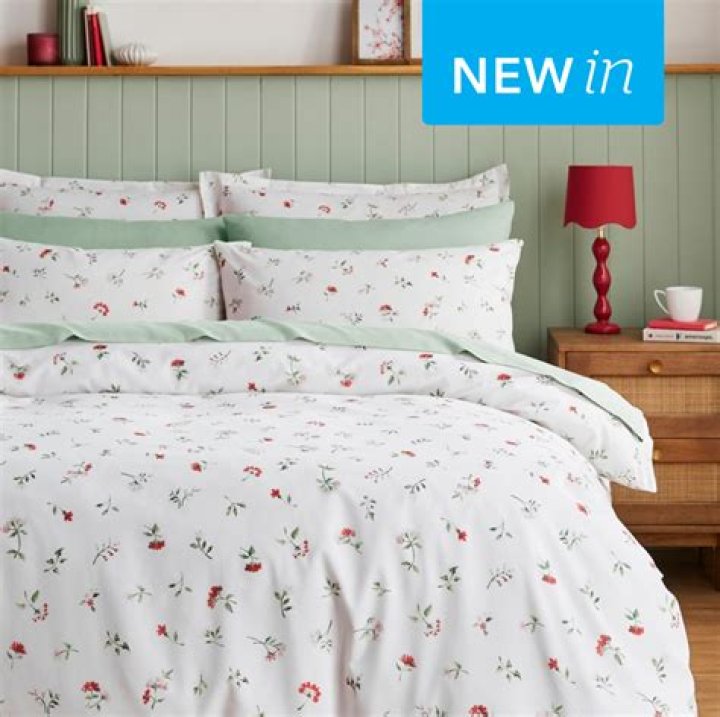 Can you put a king size duvet in a double duvet cover?