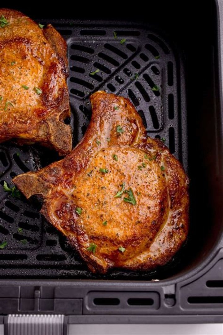 Can you stack pork chops in an air fryer?