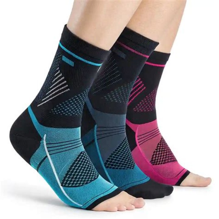 Can you wear compression socks 24 hours a day?