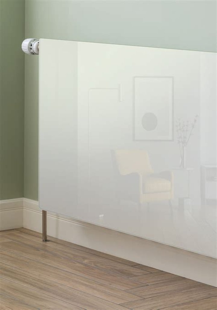 Do glass radiator covers stop heat?