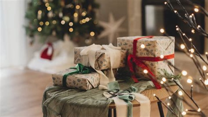 Do narcissists buy presents?