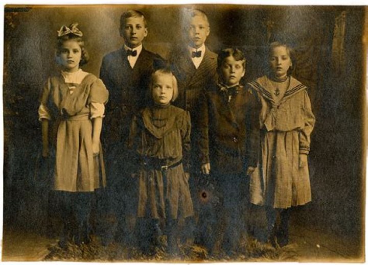 Do orphanages still exist in the US?