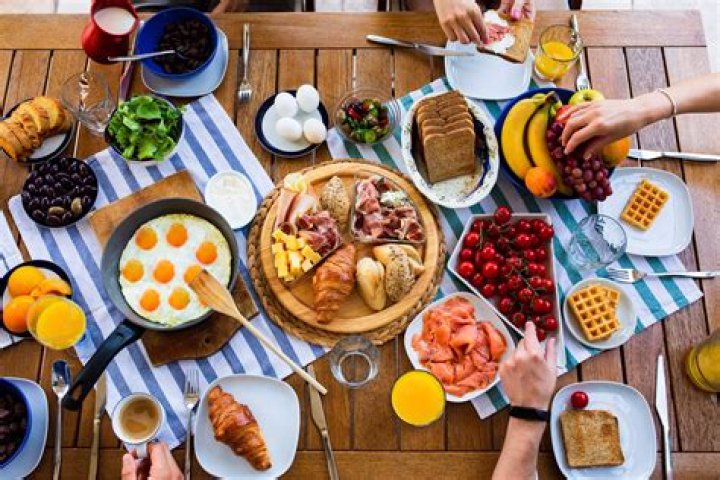 Do you get breakfast with Airbnb?