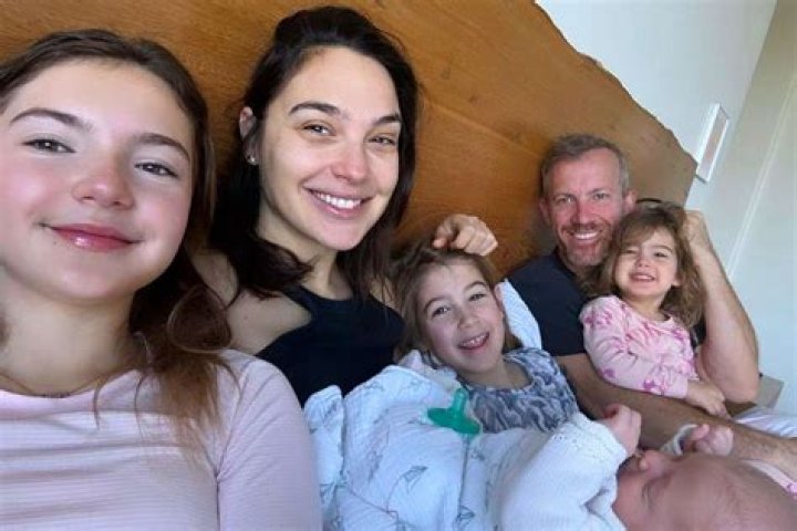 Does Gal Gadot have a child?