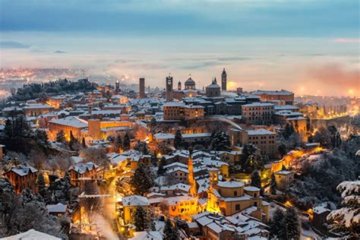 Does it snow in Italy?