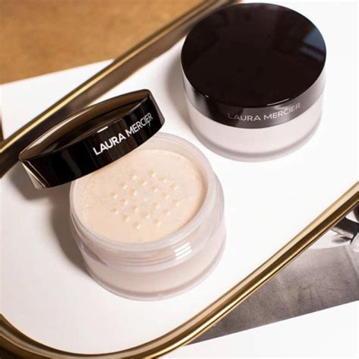 Does Laura Mercier give flashback?