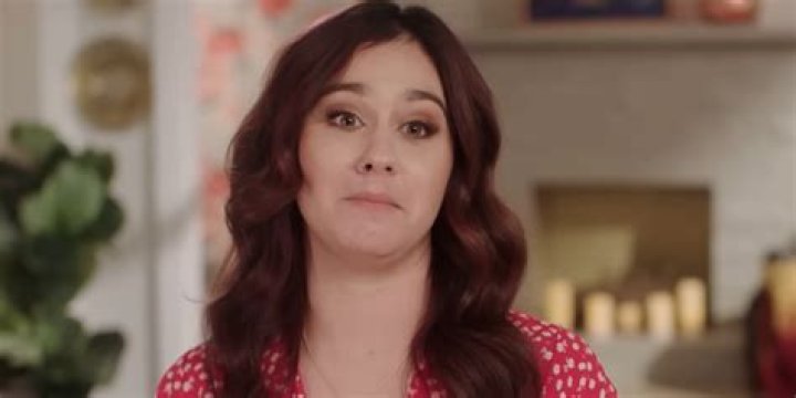 Does Rosa break up with Jocelyn?