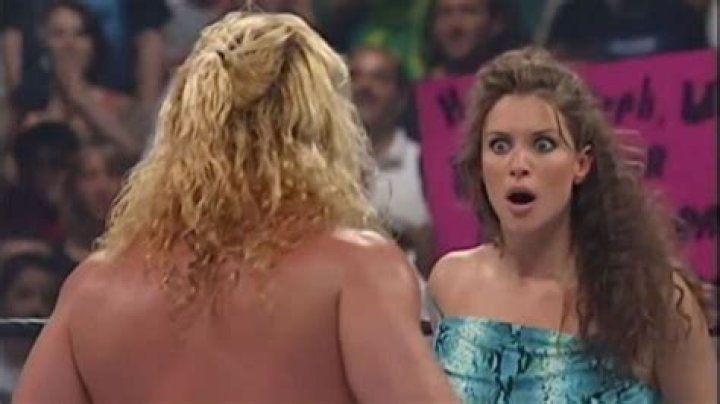 Does Stephanie get back with Kyle?