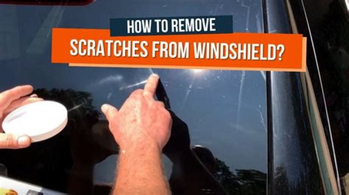 Does white vinegar clean windshield?