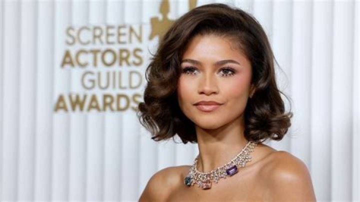 Does Zendaya speak Spanish?
