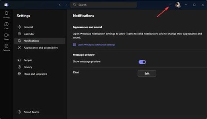 How do I change my webcam settings in Windows 10?
