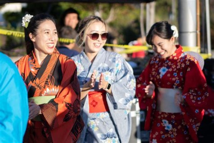 How do Japanese celebrate White Day?
