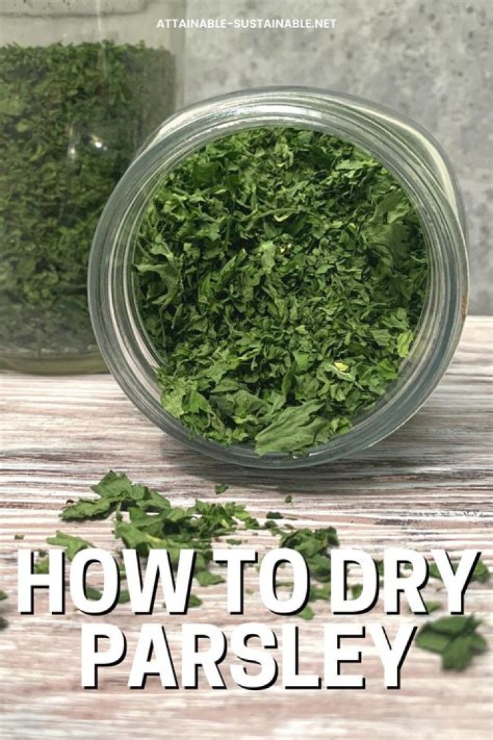 How do you dry parsley at home?