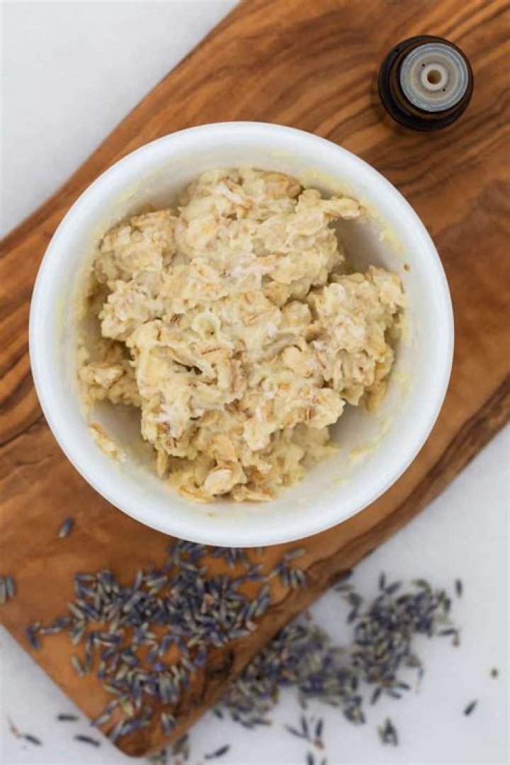 How do you make oatmeal paste for eczema?