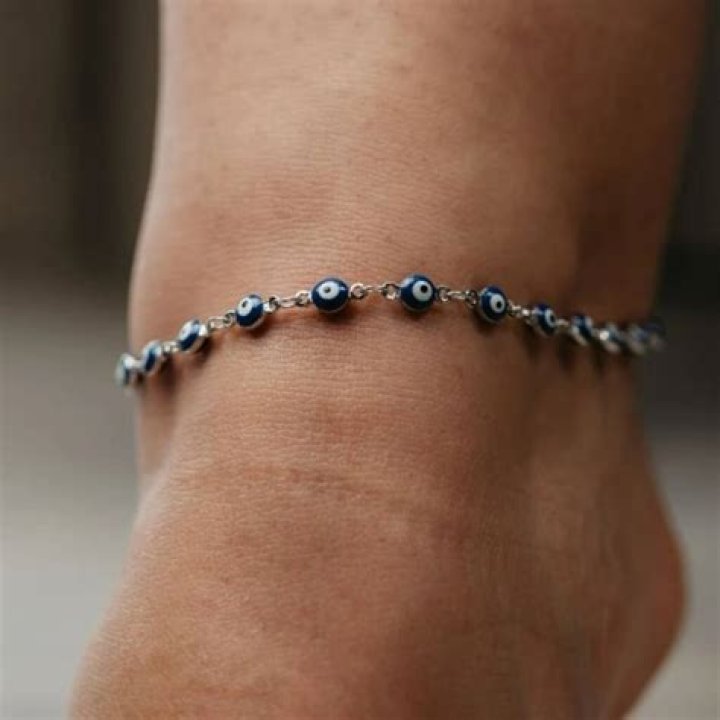 How do you wear an evil eye anklet?