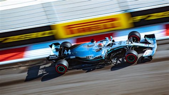 How fast is a F1 car?