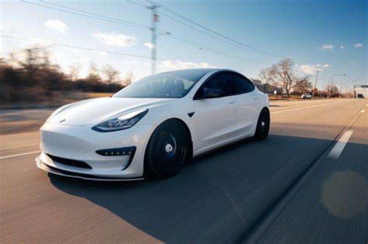 How long do tires last on Tesla?