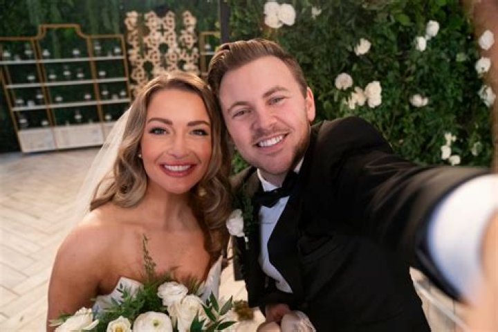 How many college couples get married?