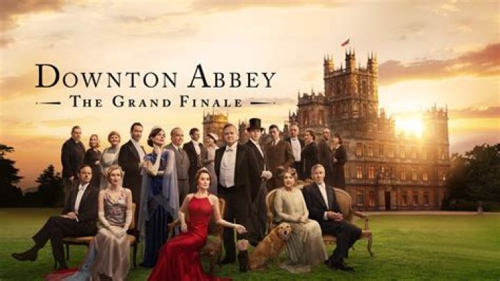 How many kitchens does Downton Abbey have?