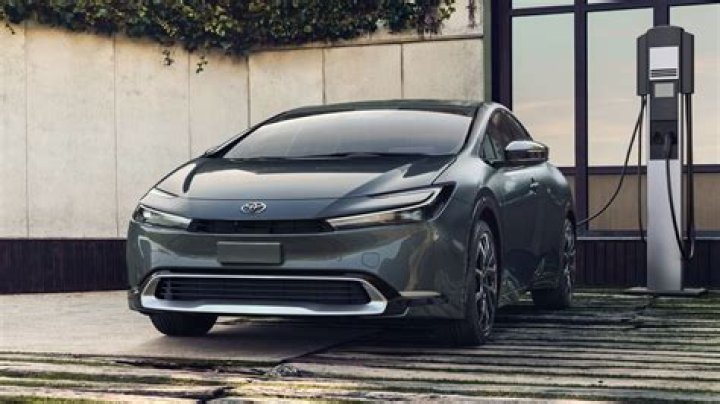 How much does it cost to charge a Toyota Prius?