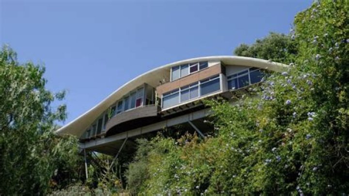 How much is Bosch's house worth?