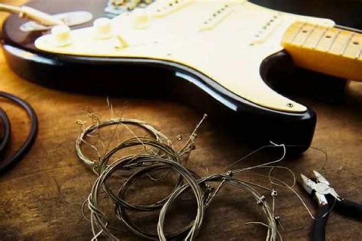 How often do pros change guitar strings?