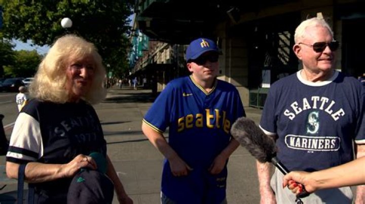 How old is Cal in Titanic?