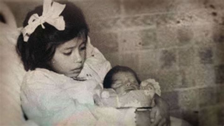 How old is the youngest person to have a baby?