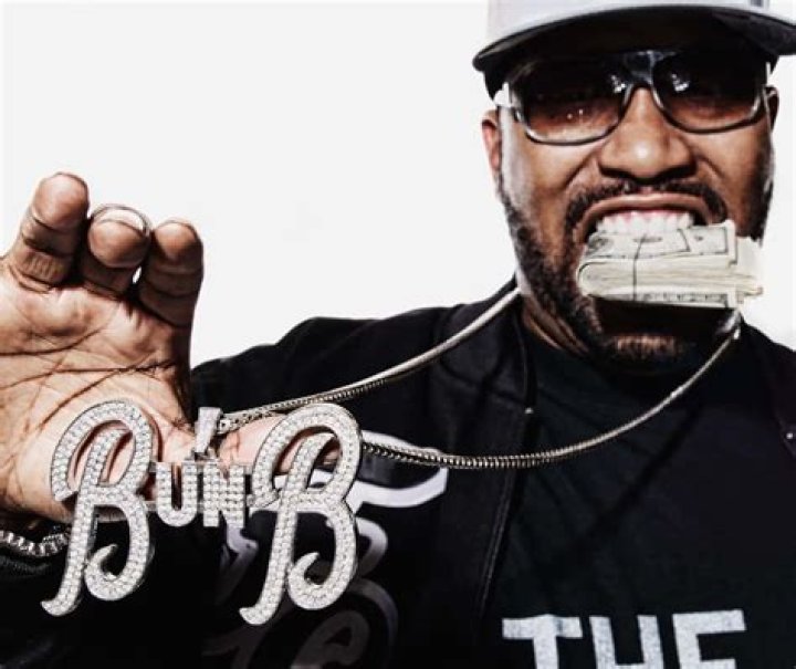 How tall is rapper Bun B?