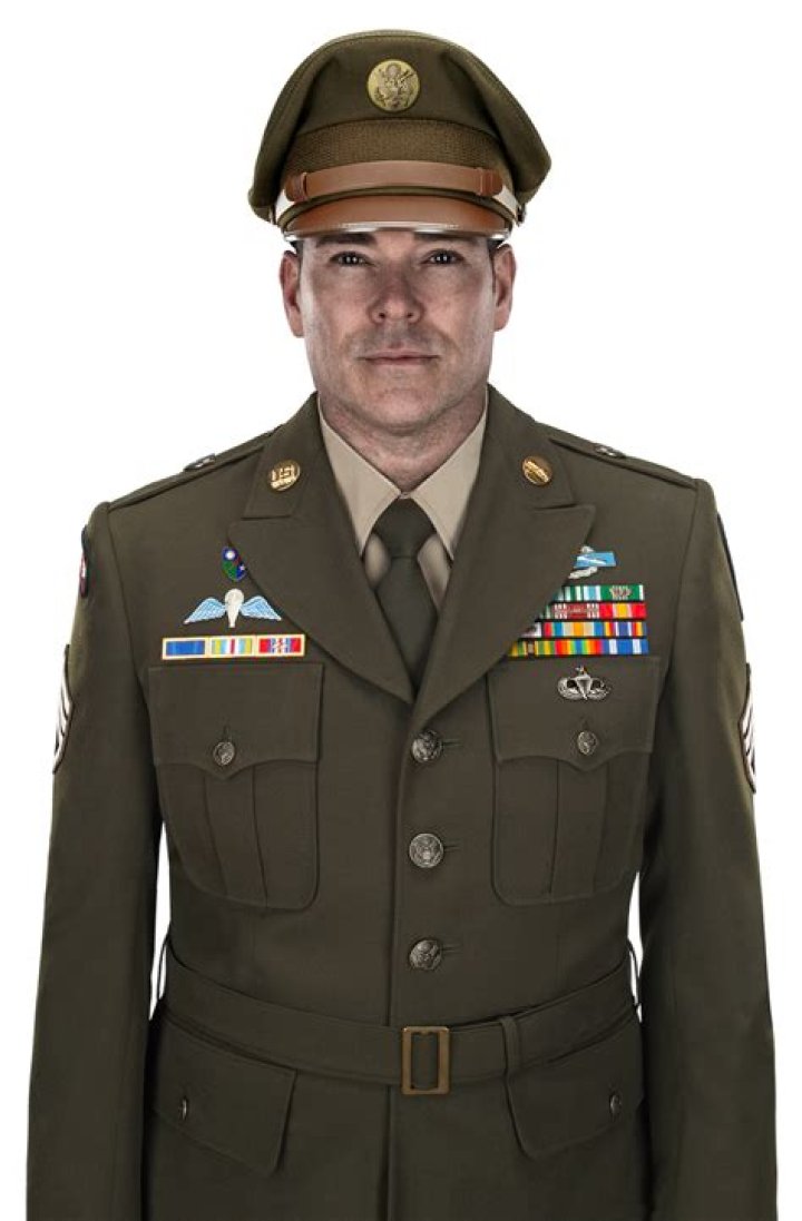 Is a CW5 a field grade officer?