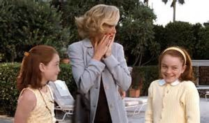 Is Elaine older than ban?